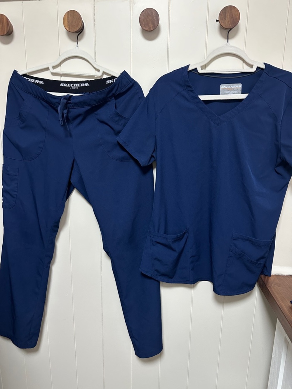 Skechers Women's Navy Scrub Top and Jogger Pants Set